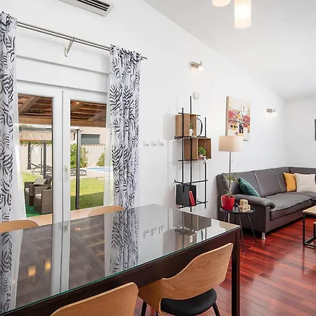 Casa de Férias Beautiful In With Kitchen