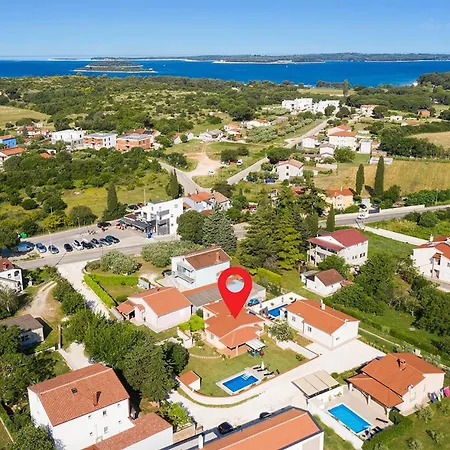 Gorgeous Home In Valbandon Сasa de vacaciones *