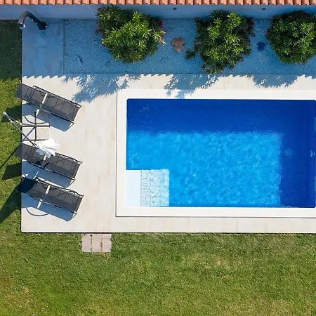2 Bedroom Awesome Home In Valbandon *